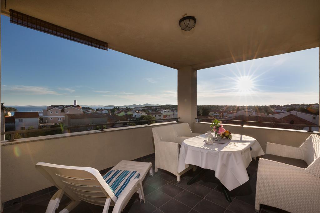 Apartmani Maksan Pakoštane Exterior foto