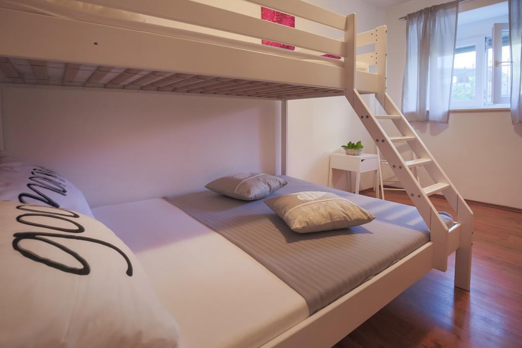 Apartmani Maksan Pakoštane Exterior foto