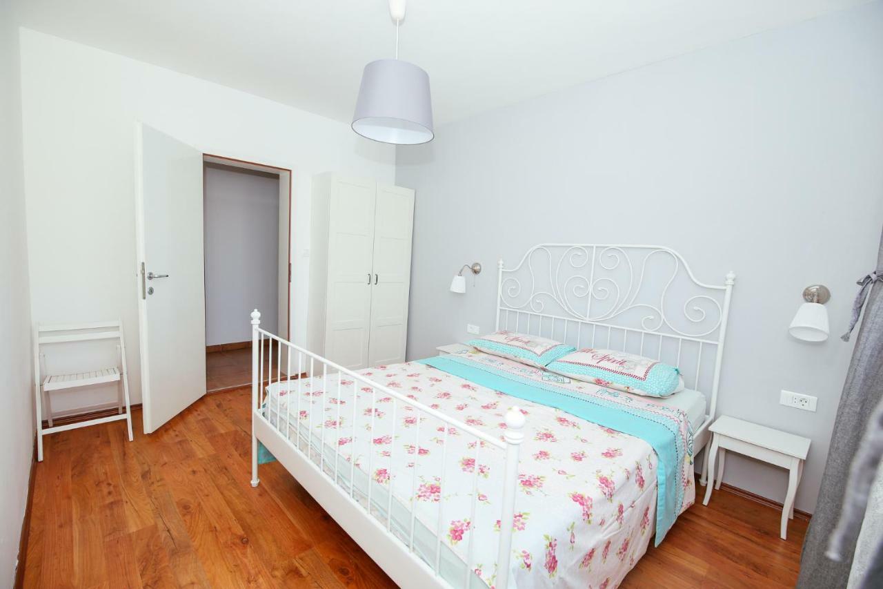 Apartmani Maksan Pakoštane Exterior foto