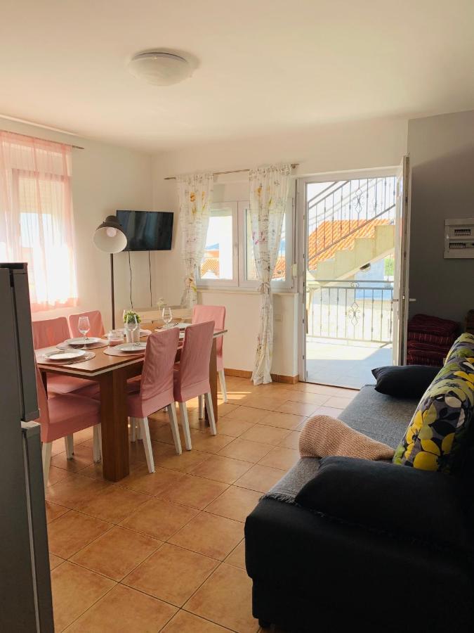 Apartmani Maksan Pakoštane Exterior foto